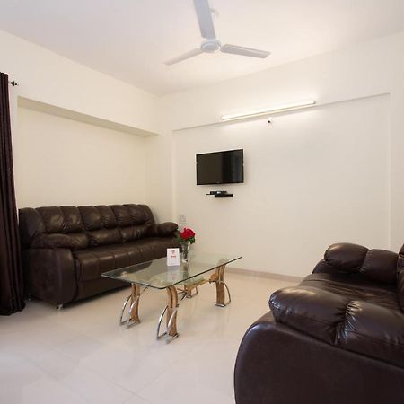 Oyo 9052 Leisurely Abode Hotel Khadki Bagian luar foto