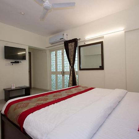 Oyo 9052 Leisurely Abode Hotel Khadki Bagian luar foto