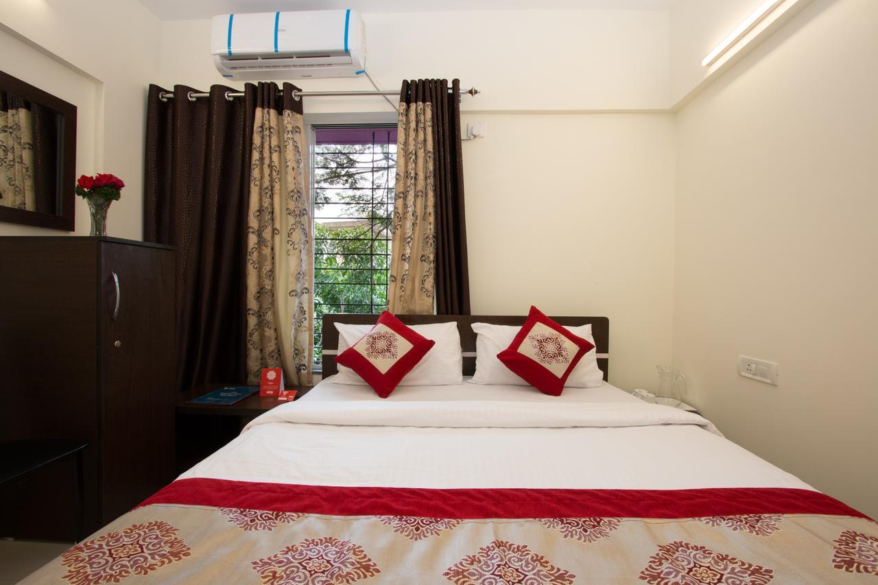 Oyo 9052 Leisurely Abode Hotel Khadki Bagian luar foto