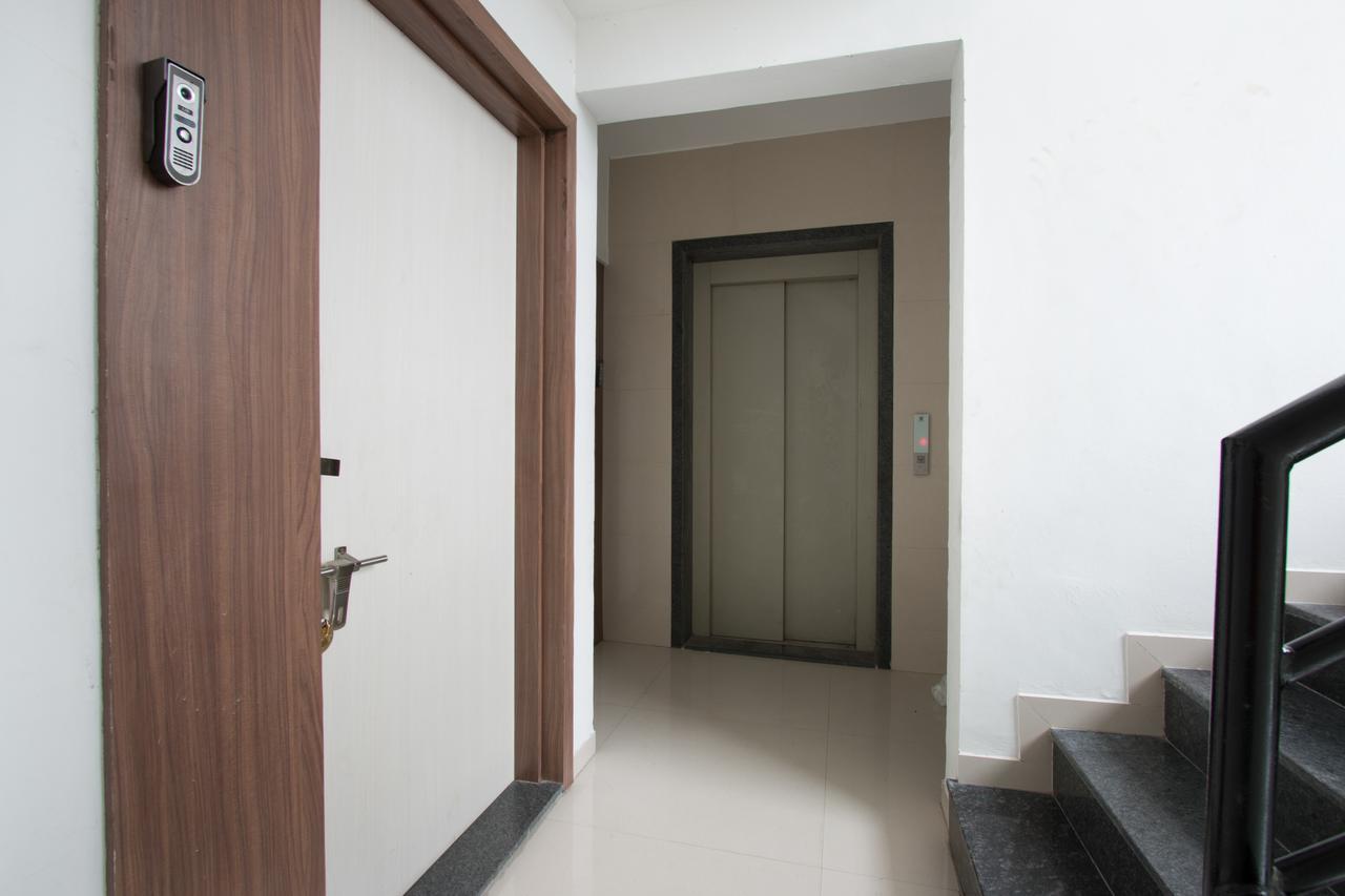 Oyo 9052 Leisurely Abode Hotel Khadki Bagian luar foto