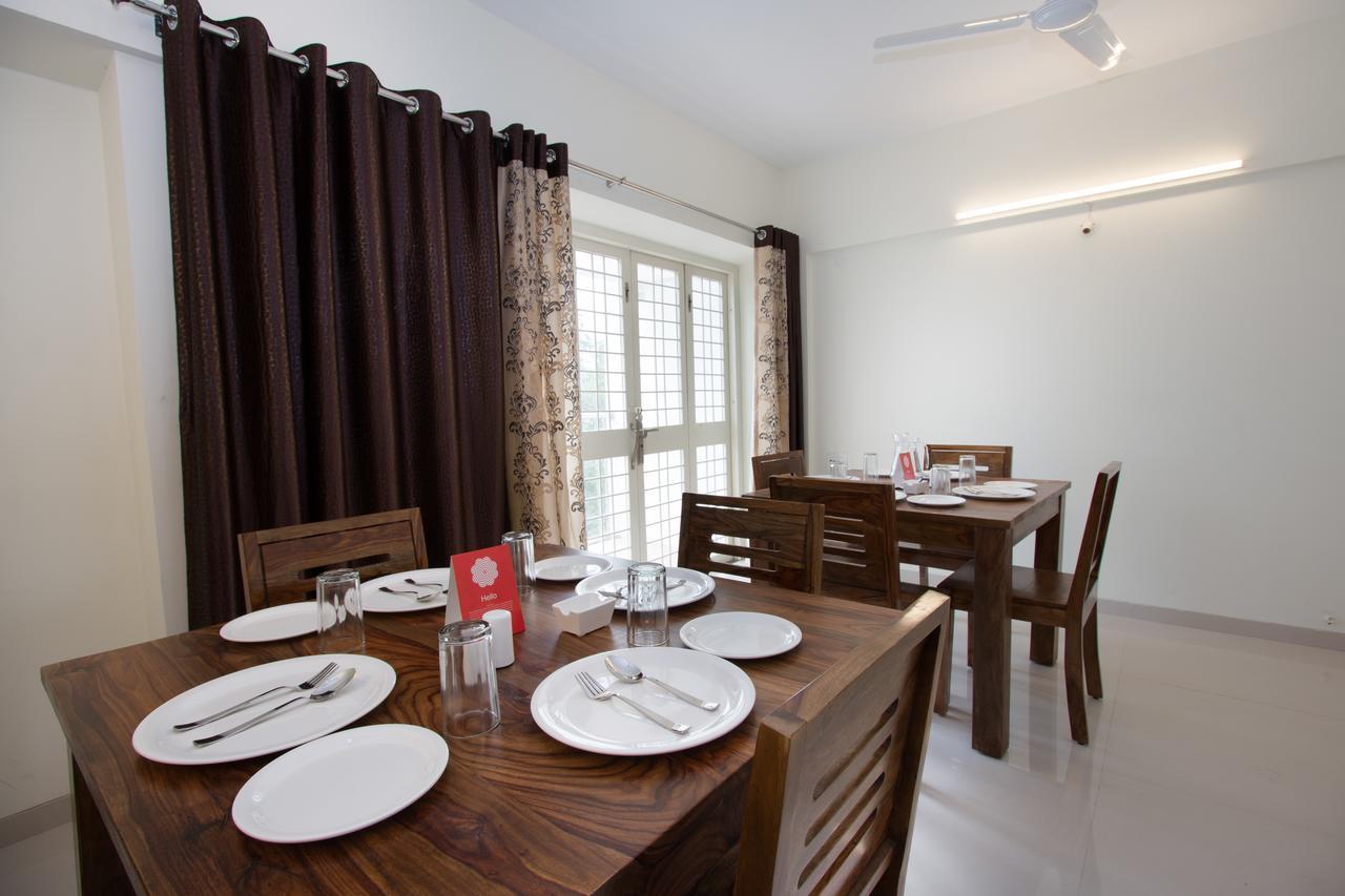Oyo 9052 Leisurely Abode Hotel Khadki Bagian luar foto