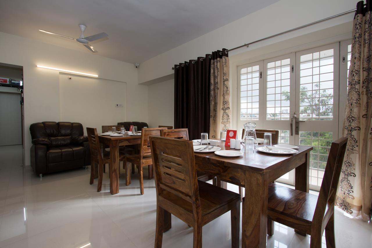 Oyo 9052 Leisurely Abode Hotel Khadki Bagian luar foto